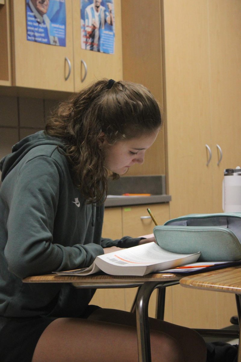 Sidney Hinojosa doing Spanish work.